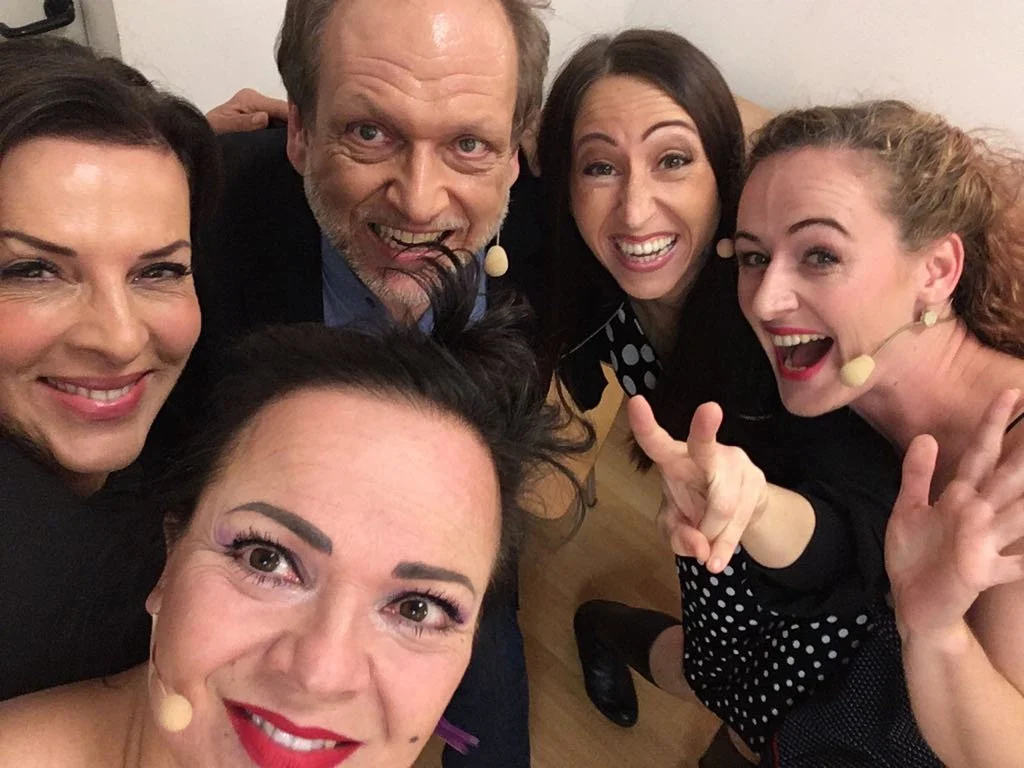 Selfie von Künstlern vor einem Benefizauftritt